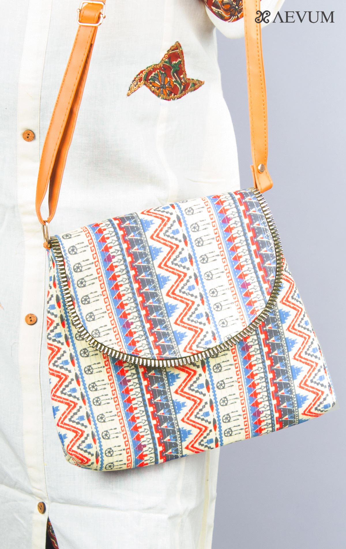 Envelope Sling Bag 3826 - Main Image