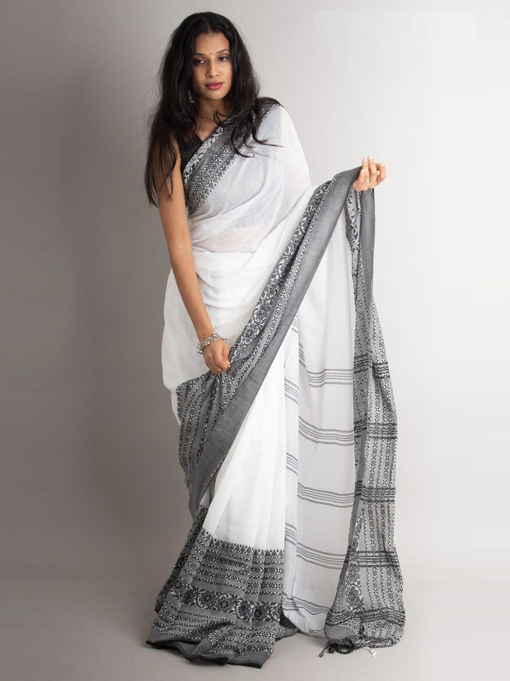 Begampuri Bengal Cotton Handloom Saree with Blouse Piece - 0604 Saree AEVUM   