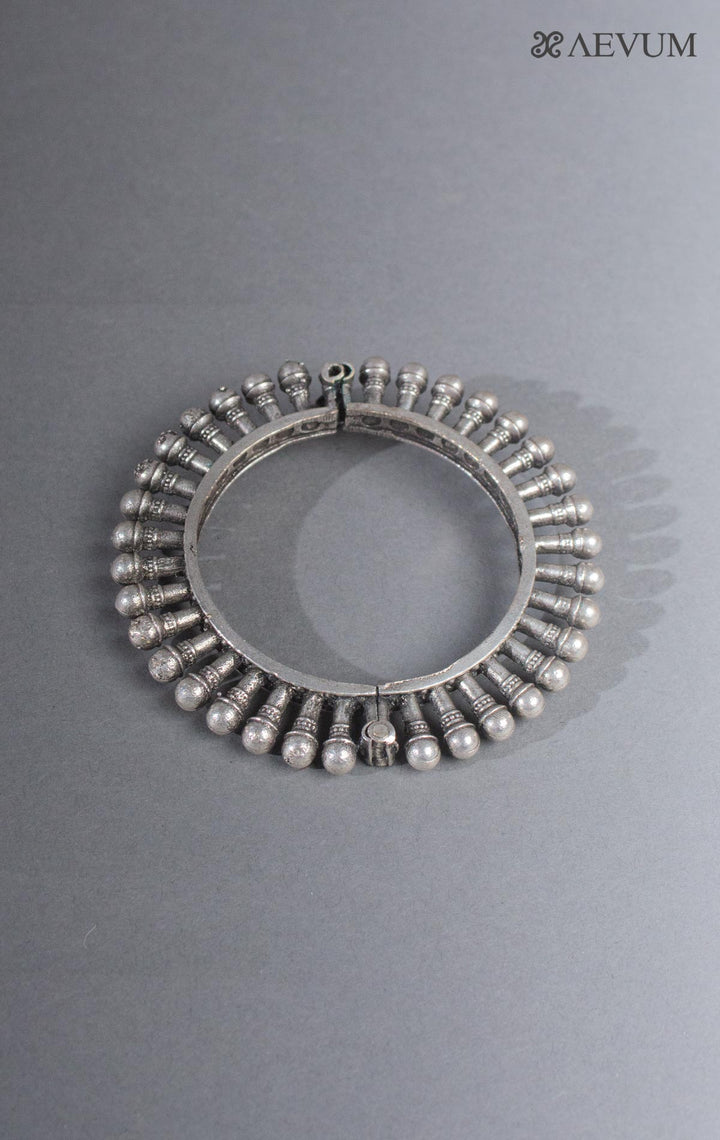 Silver Look Alike Heavy Bangle / Kada - 8037 Jewellery Kalyan Arts   
