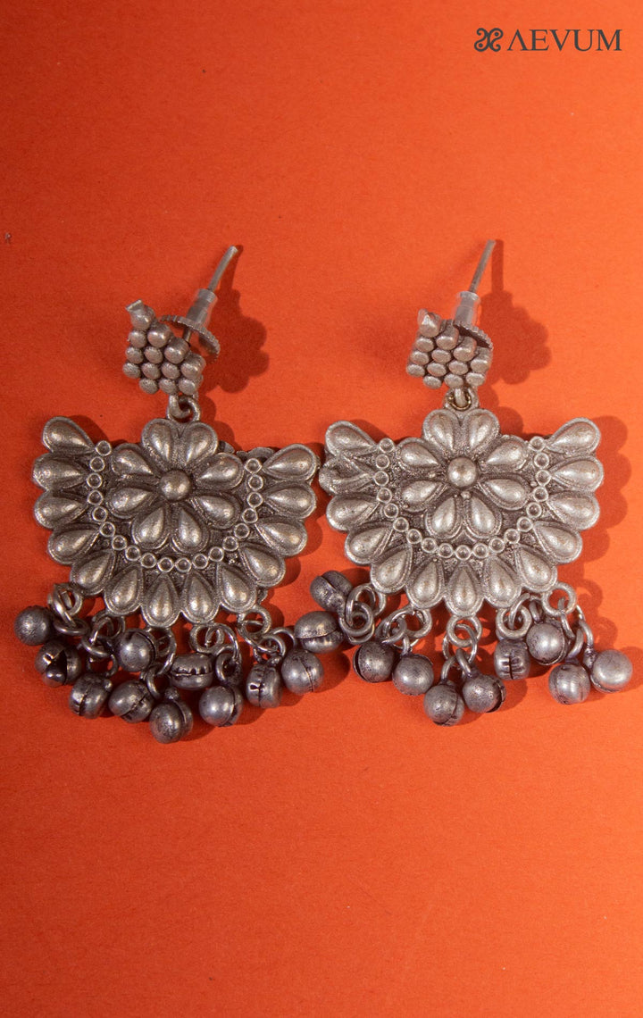 Silver Lookalike Ghungroo studd Earrings - 8260 Jewellery Ozanoo   