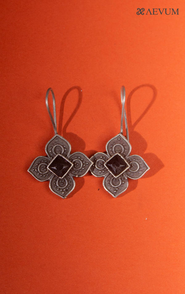 Silver Stone Saathiya Hoops - 8263 Jewellery Ozanoo   