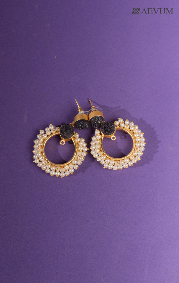 Stone & White Pearl Round Earrings - 8313 Jewellery Ozanoo   
