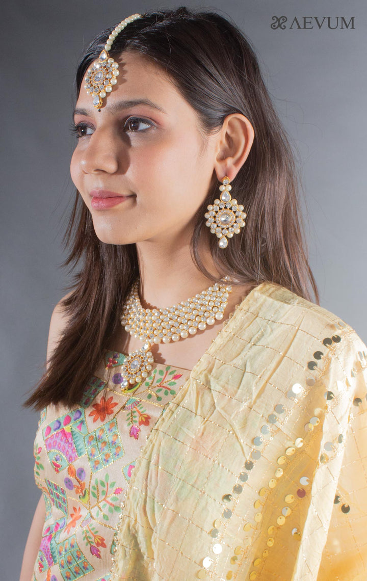 Kundan Stone and Pearl Choker Set-8519 - AEVUM